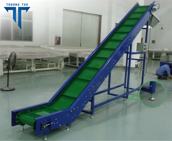 Băng tải nghiêng cố định